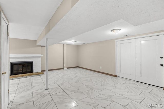 2010 E Humes Lane, Florissant, MO 63033