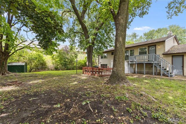 2010 E Humes Lane, Florissant, MO 63033