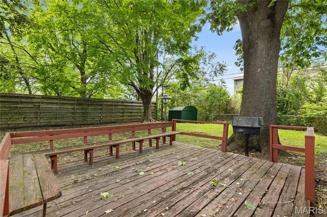 2010 E Humes Lane, Florissant, MO 63033