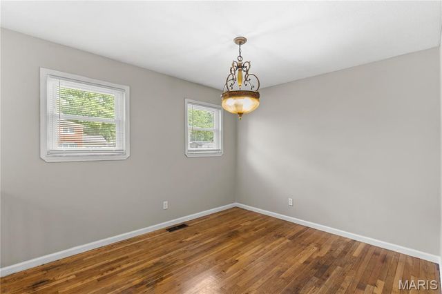 2010 E Humes Lane, Florissant, MO 63033