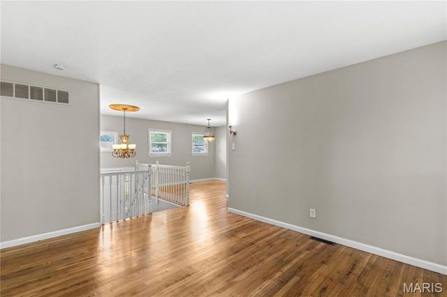 2010 E Humes Lane, Florissant, MO 63033