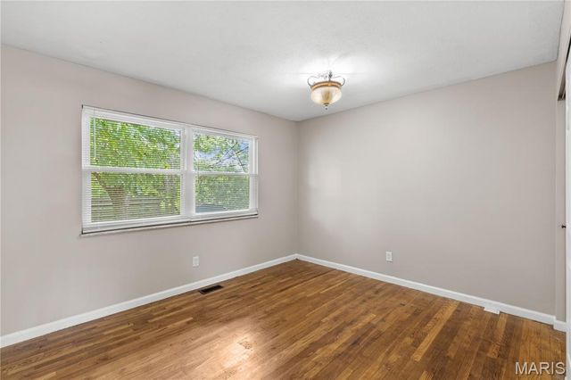 2010 E Humes Lane, Florissant, MO 63033