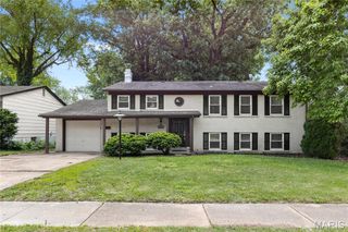2010 E Humes Lane, Florissant, MO 63033
