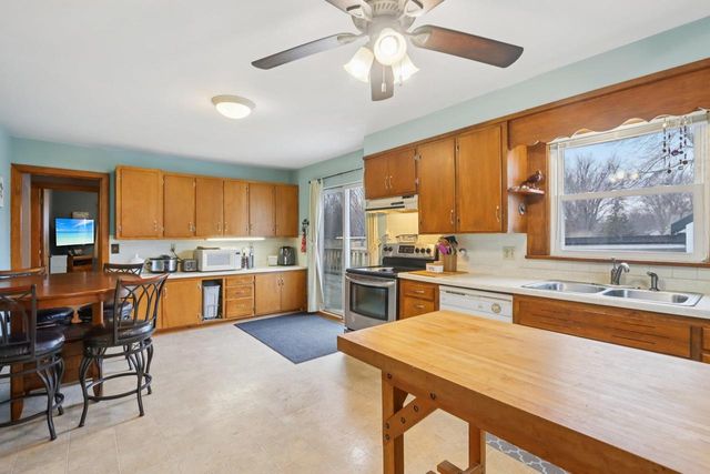 412 W Main Street, Reedsburg, WI 53959