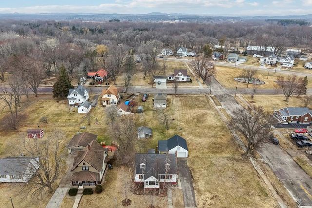 412 W Main Street, Reedsburg, WI 53959