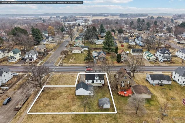 412 W Main Street, Reedsburg, WI 53959