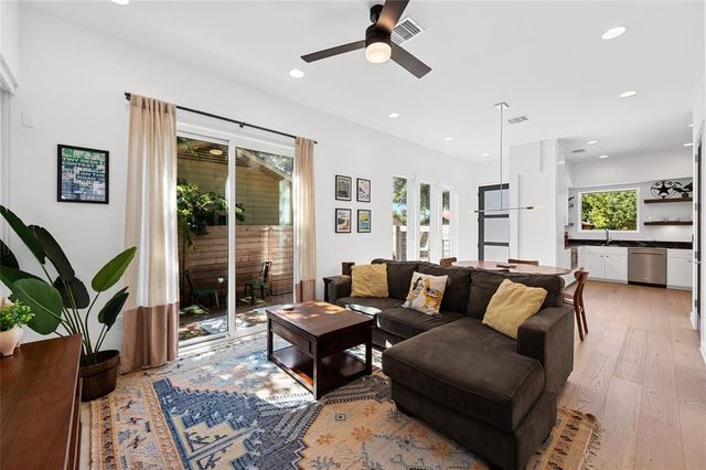 1704 E 32nd ST B, Austin, TX 78722