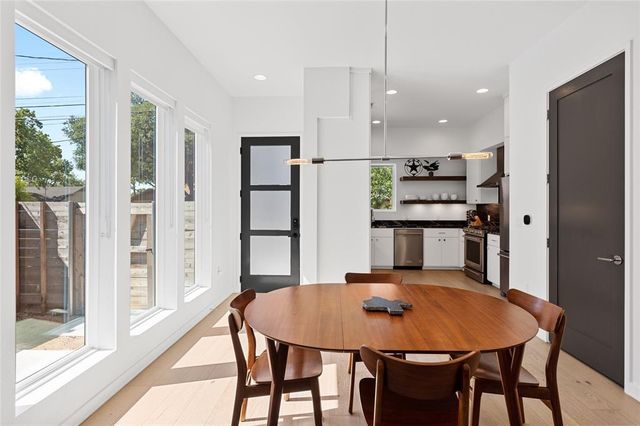 1704 E 32nd ST B, Austin, TX 78722