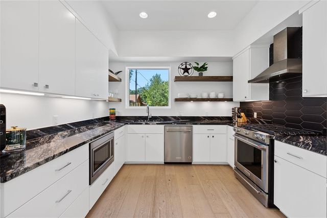 1704 E 32nd ST B, Austin, TX 78722