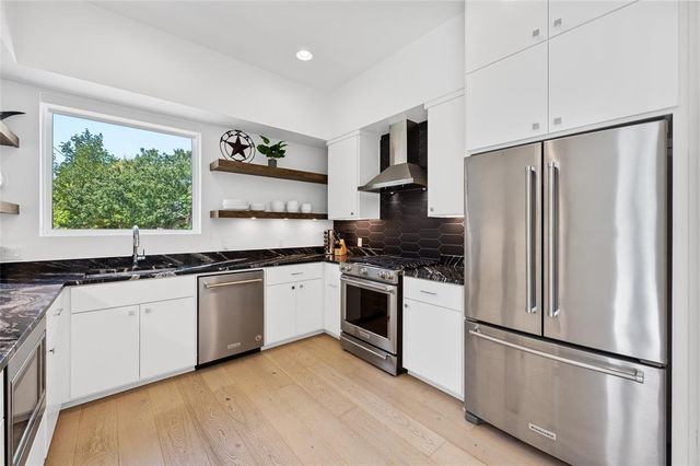 1704 E 32nd ST B, Austin, TX 78722