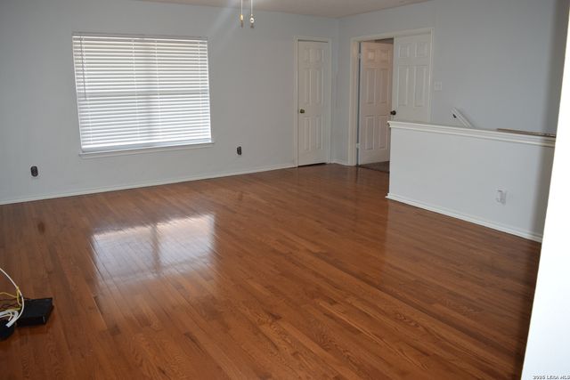 8026 CHESTNUT MANOR DR, Converse, TX 78109