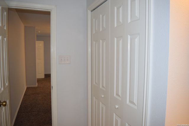 8026 CHESTNUT MANOR DR, Converse, TX 78109
