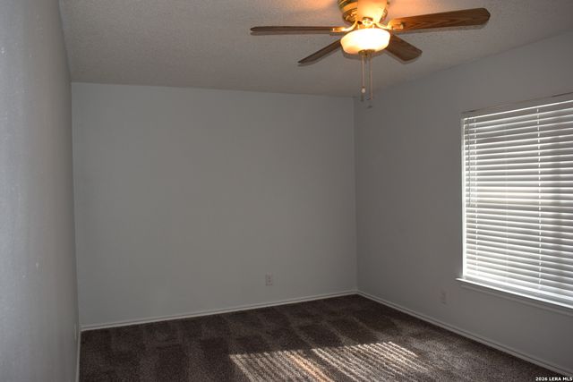 8026 CHESTNUT MANOR DR, Converse, TX 78109