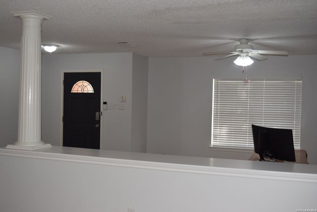 8026 CHESTNUT MANOR DR, Converse, TX 78109