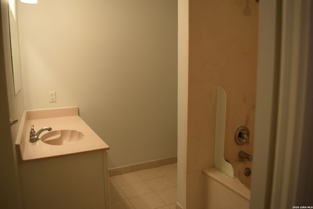 8026 CHESTNUT MANOR DR, Converse, TX 78109