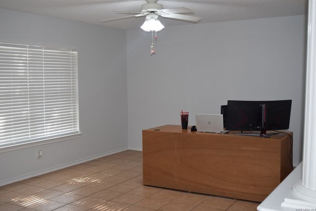 8026 CHESTNUT MANOR DR, Converse, TX 78109