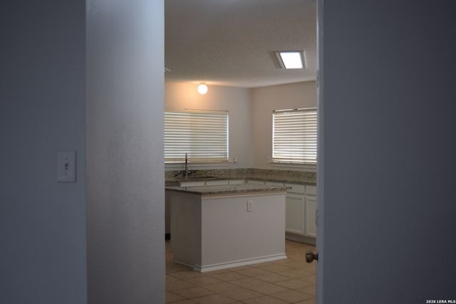 8026 CHESTNUT MANOR DR, Converse, TX 78109