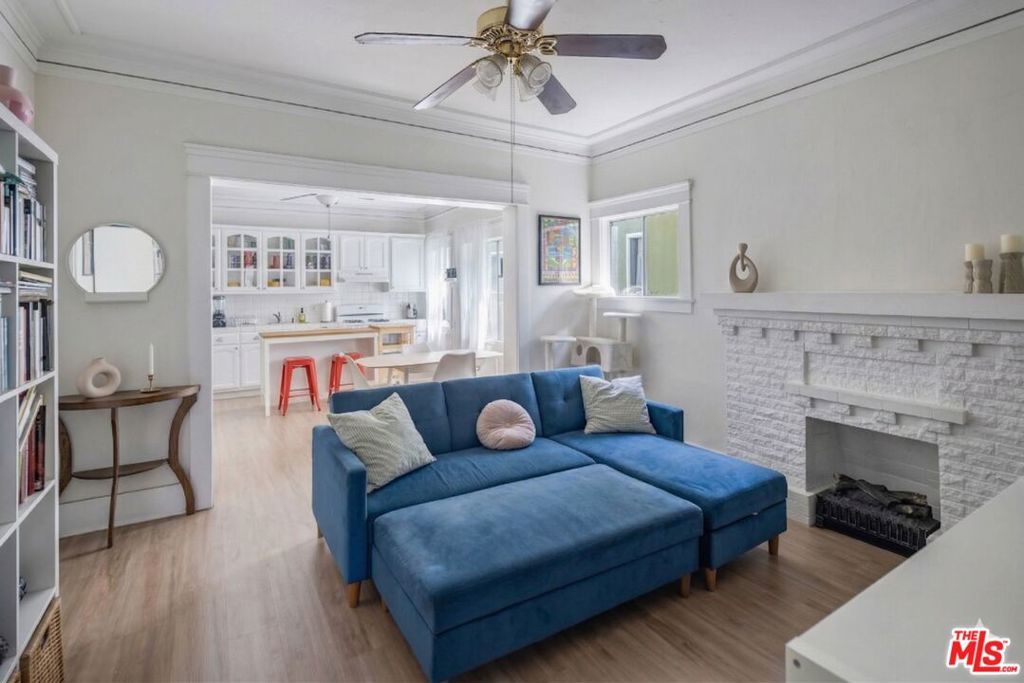 Image 24 of property listing at 2822 S La Salle Avenue, Los Angeles, CA 90018