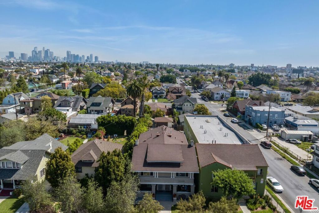 Image 30 of property listing at 2822 S La Salle Avenue, Los Angeles, CA 90018