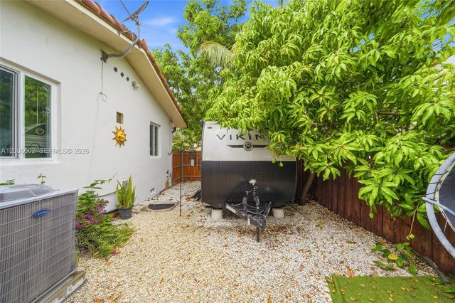 4331 SW 7th St, Miami, FL 33134