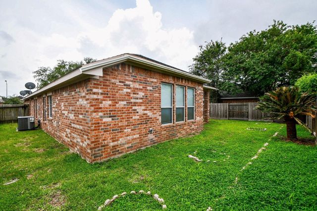 18006 Willow Cliff Lane, Cypress, TX 77433