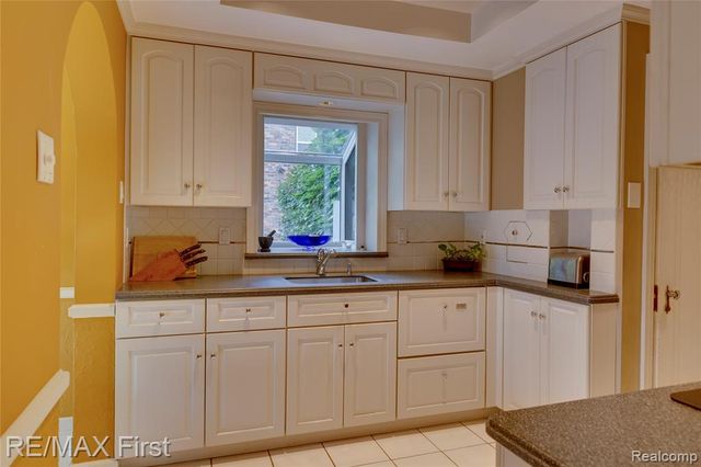 815 Oakridge, Ferndale, MI 48220