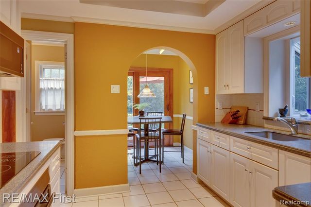 815 Oakridge, Ferndale, MI 48220