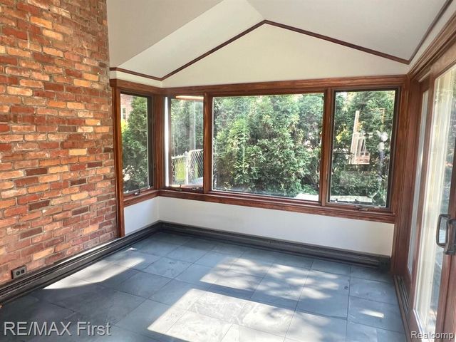 815 Oakridge, Ferndale, MI 48220