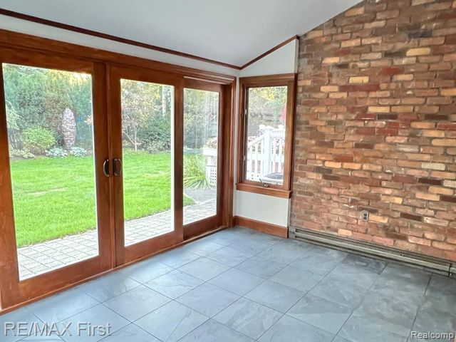815 Oakridge, Ferndale, MI 48220