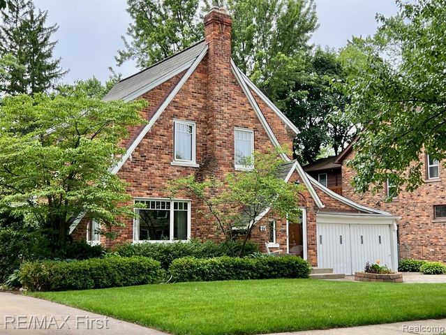 815 Oakridge, Ferndale, MI 48220