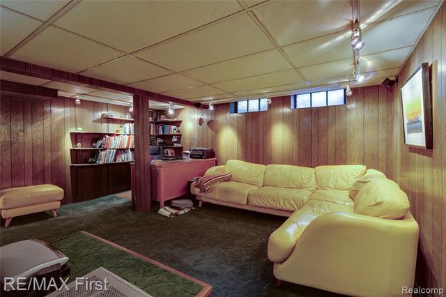 815 Oakridge, Ferndale, MI 48220