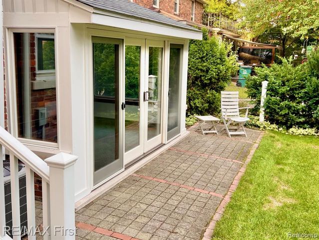 815 Oakridge, Ferndale, MI 48220