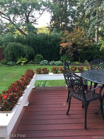 815 Oakridge, Ferndale, MI 48220
