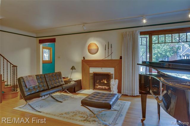 815 Oakridge, Ferndale, MI 48220