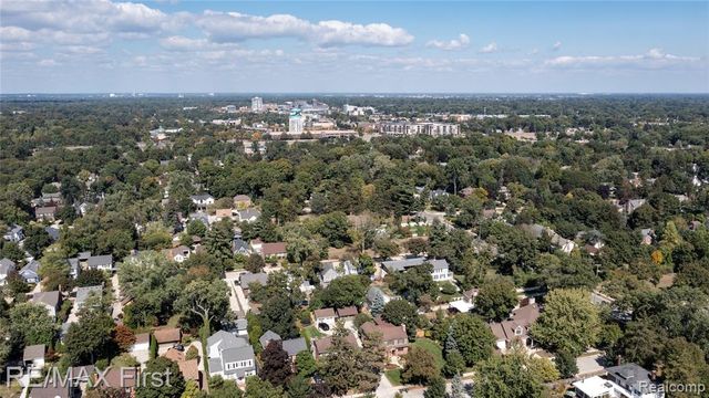 815 Oakridge, Ferndale, MI 48220