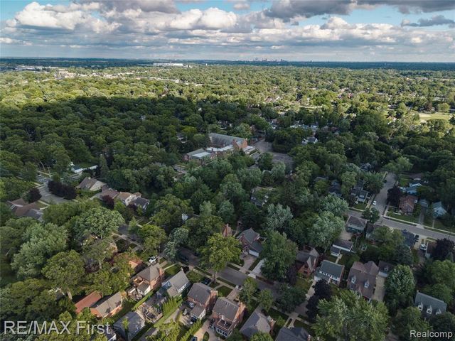 815 Oakridge, Ferndale, MI 48220