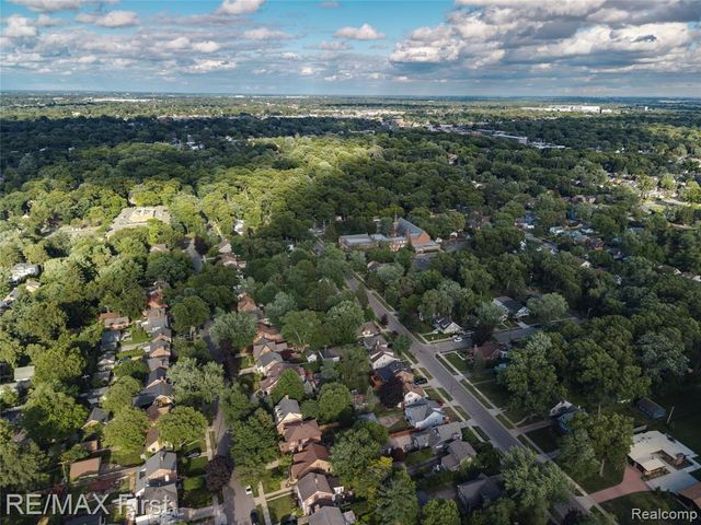 815 Oakridge, Ferndale, MI 48220