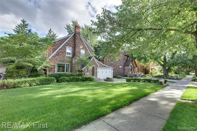 815 Oakridge, Ferndale, MI 48220
