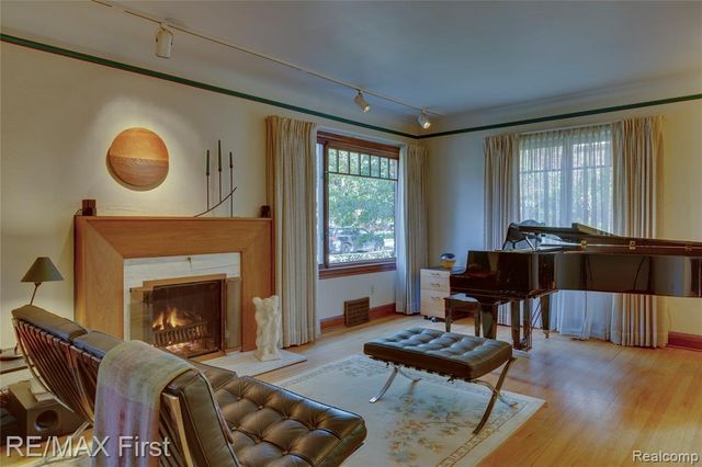 815 Oakridge, Ferndale, MI 48220