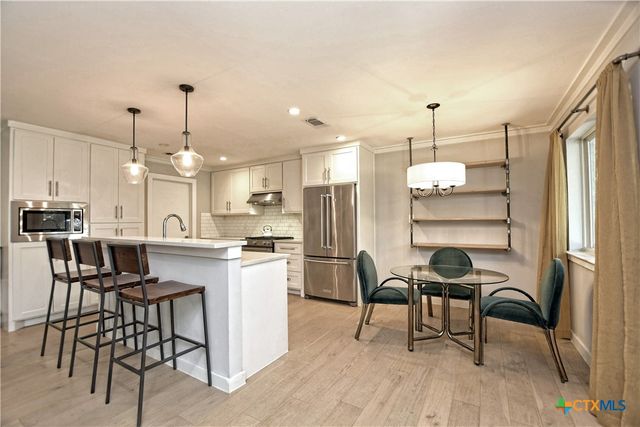 1508 Woodhill Drive, Round Rock, TX 78681