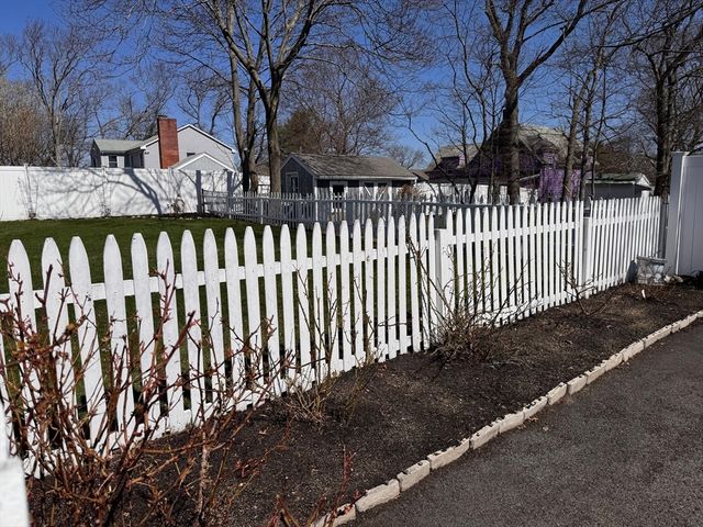 291 Parkland Ave, Lynn, MA 01905