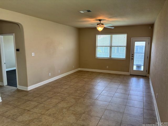 10460 Dakota River, Converse, TX 78109