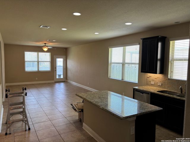 10460 Dakota River, Converse, TX 78109
