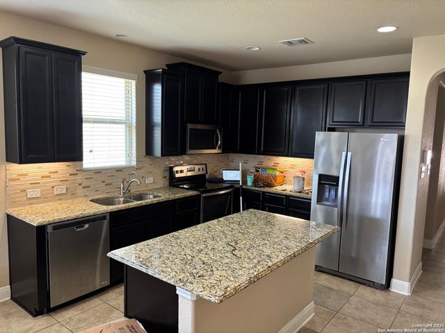 10460 Dakota River, Converse, TX 78109