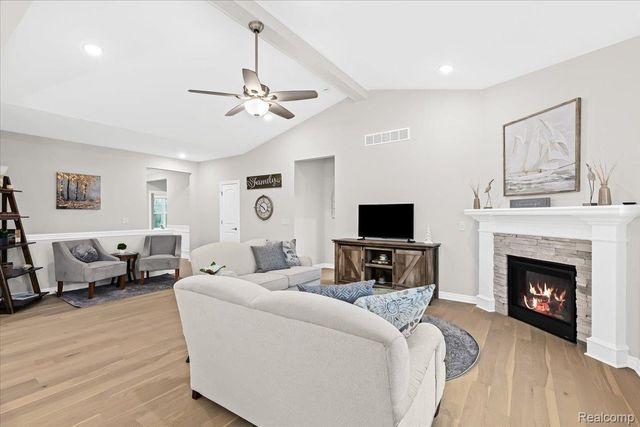 362 Jubilee Drive, Northfield Township, MI 48189