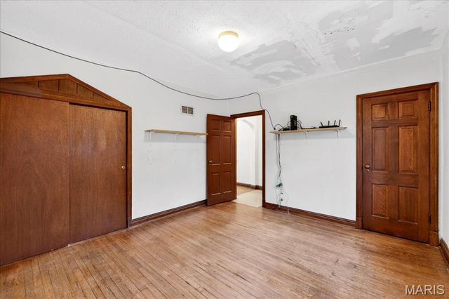 9007 Lawn Avenue, Brentwood, MO 63144