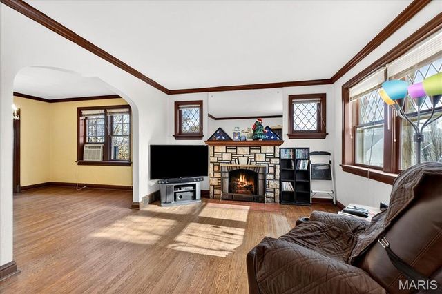 9007 Lawn Avenue, Brentwood, MO 63144