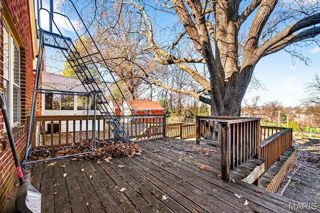 9007 Lawn Avenue, Brentwood, MO 63144