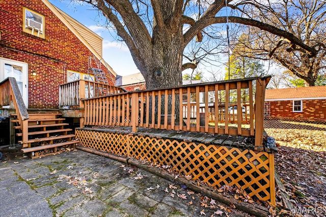 9007 Lawn Avenue, Brentwood, MO 63144