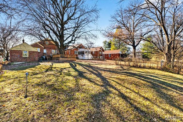 9007 Lawn Avenue, Brentwood, MO 63144